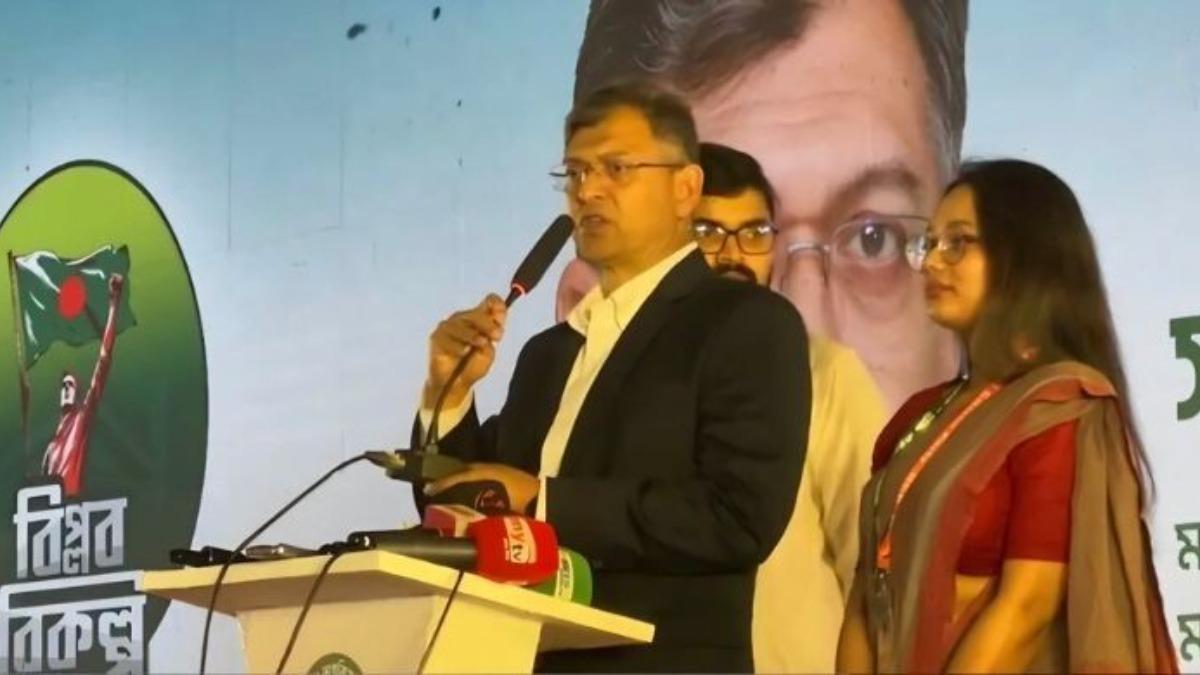 গণভবন নয়, সংসদ হবে দেশের মূল কেন্দ্র: স্বরাষ্ট্রমন্ত্রী