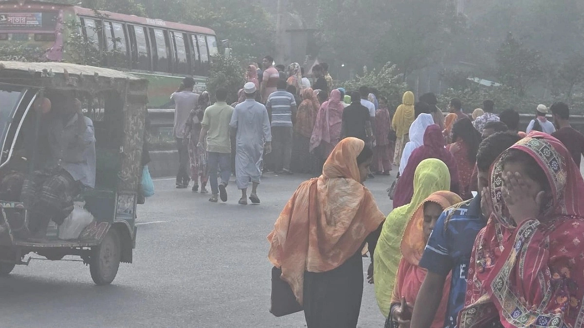 ফুটওভার ব্রিজের অভাবে ঝুঁকিতে হাজারো পথচারী
