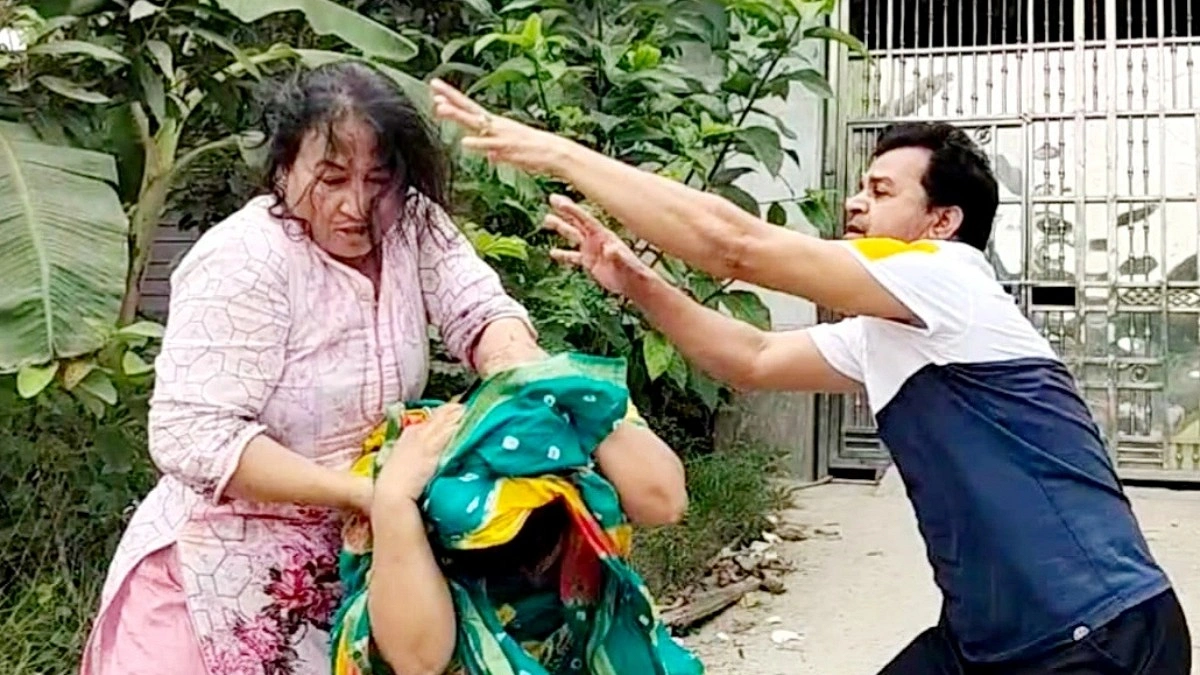 ৩ শিক্ষক-শিক্ষিকার মারামারির ভিডিও ভাইরাল, কী ঘটেছিল