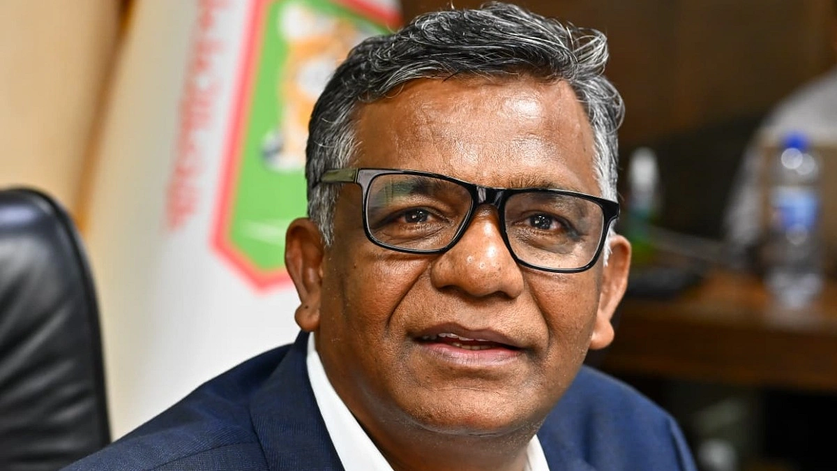 একা হলেও সভাপতির চেয়ার ছাড়বেন না বুলবুল