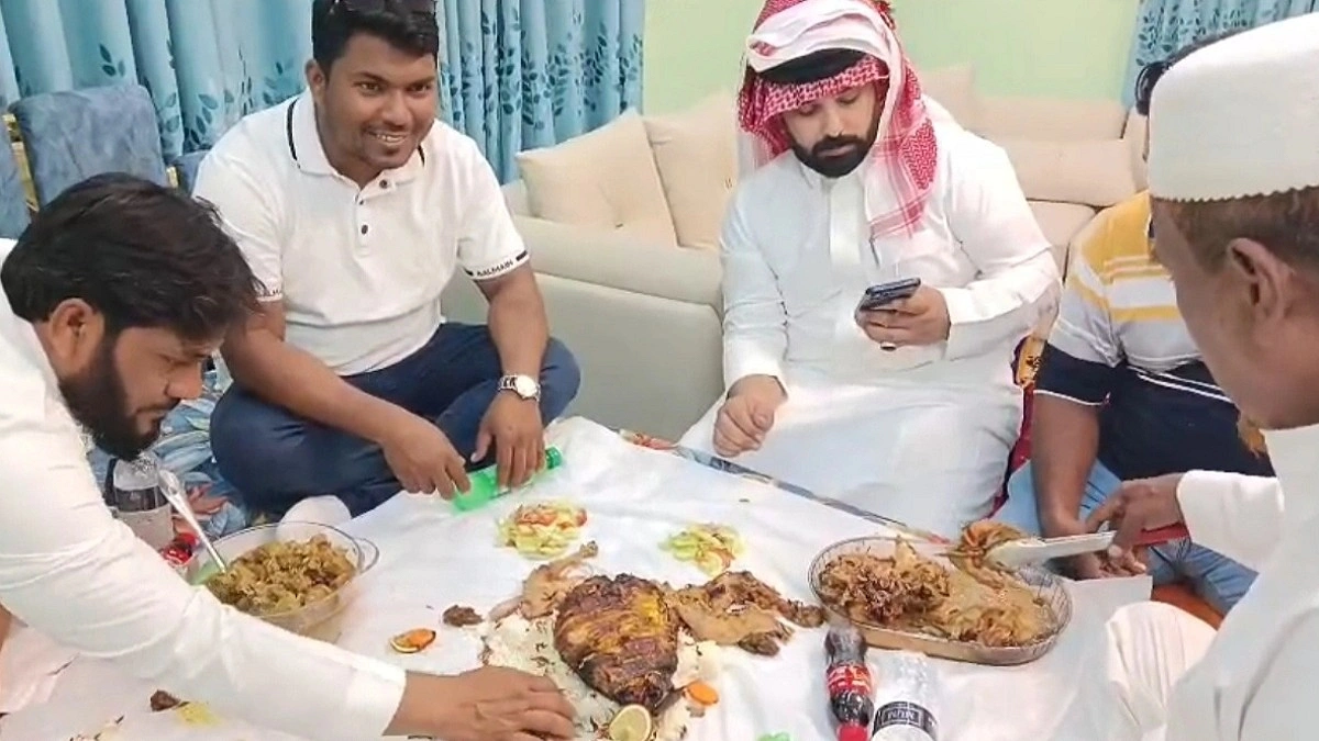 বন্ধুত্বের টানে হেলিকপ্টারে গাজীপুরে সৌদি নাগরিক, মুগ্ধ আতিথেয়তায়