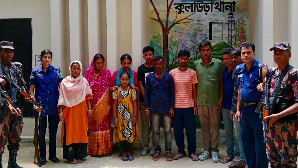 কুলাউড়া সীমান্ত দিয়ে পুশইন করা ১০ বাংলাদেশিকে স্বজনদের কাছে হস্তান্তর