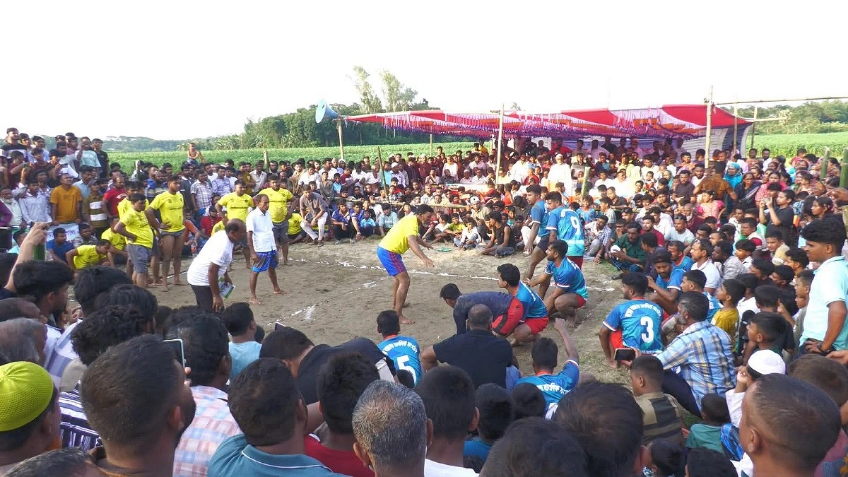 বিলপদ্মার চরে কাবাডির উন্মাদনা, মেতে উঠল হাজারো প্রাণ