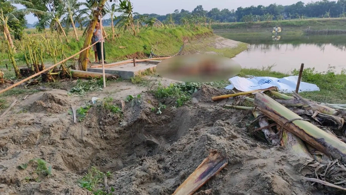 মা-মেয়ের অর্ধগলিত মরদেহ উদ্ধার, আটক দুই