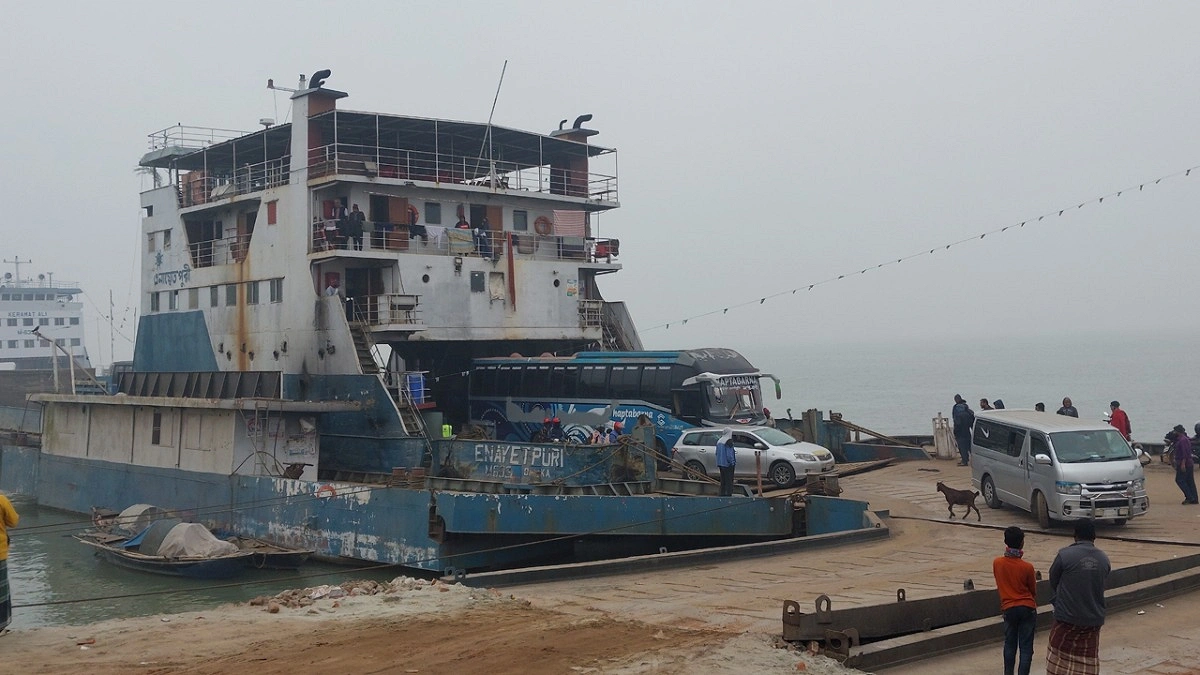 ঈদযাত্রায় পশুবাহী গাড়ি পারাপারে অগ্রাধিকার
