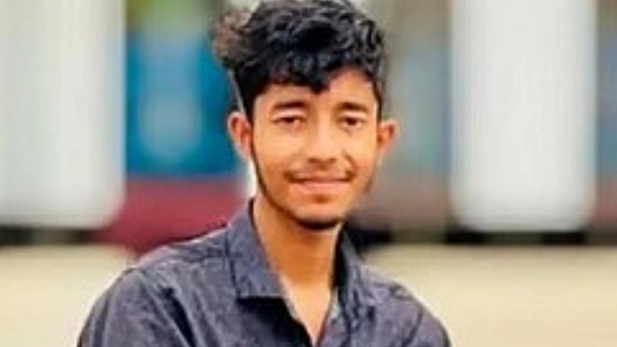 সাগরে তলিয়ে যাওয়ার ১৬ ঘণ্টা পর তরুণের লাশ উদ্ধার