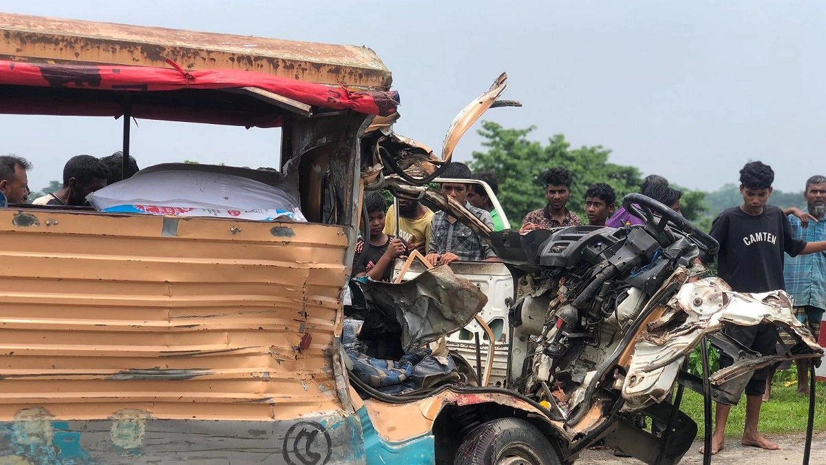 সুনামগঞ্জে বাসচাপায় লেগুনার এক যাত্রী নিহত