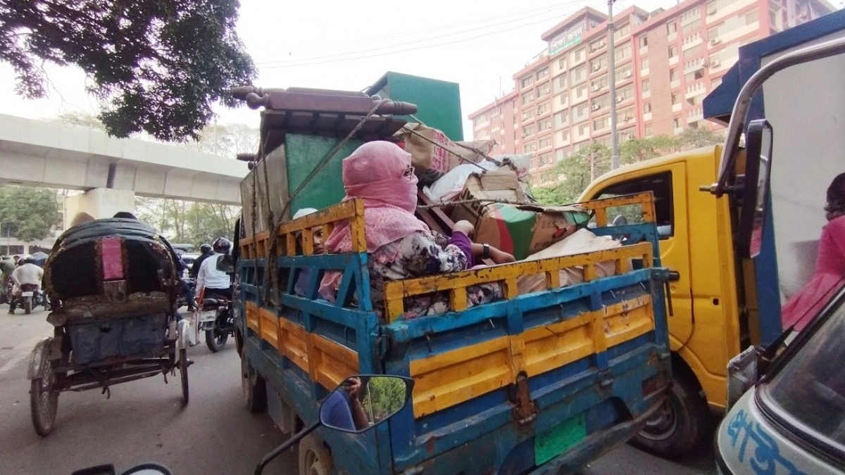 খরচ বাড়ায় আকর্ষণ হারাচ্ছে শহুরে জীবন