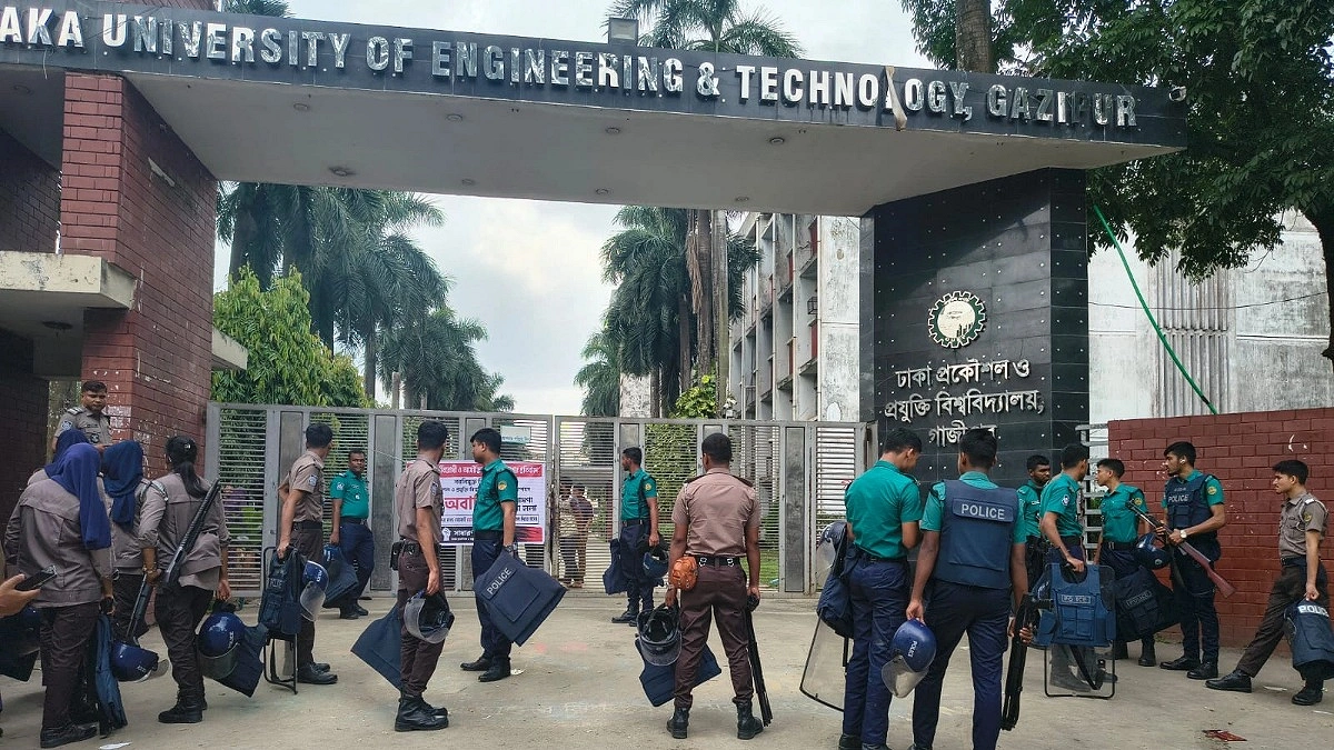 ডুয়েটে শিক্ষার্থীদের বিক্ষোভে হামলা, অভিযোগ ছাত্রদলের বিরুদ্ধে