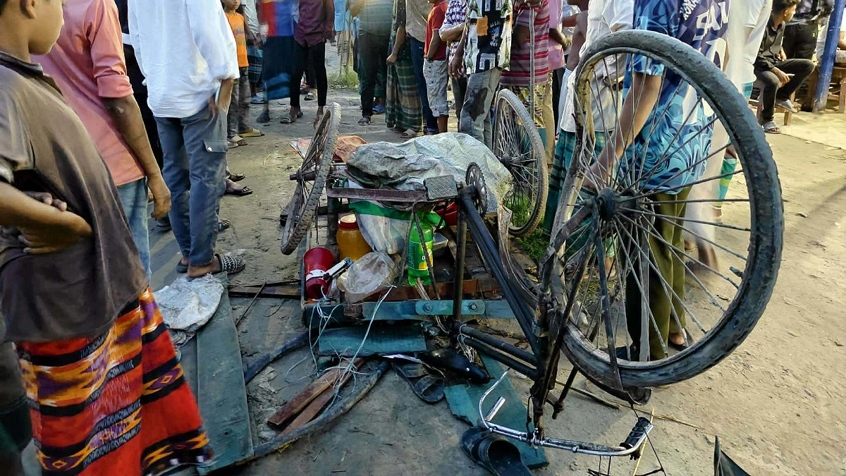 কুষ্টিয়ায় নছিমনের ধাক্কায় ঝালমুড়ি বিক্রেতা নিহত