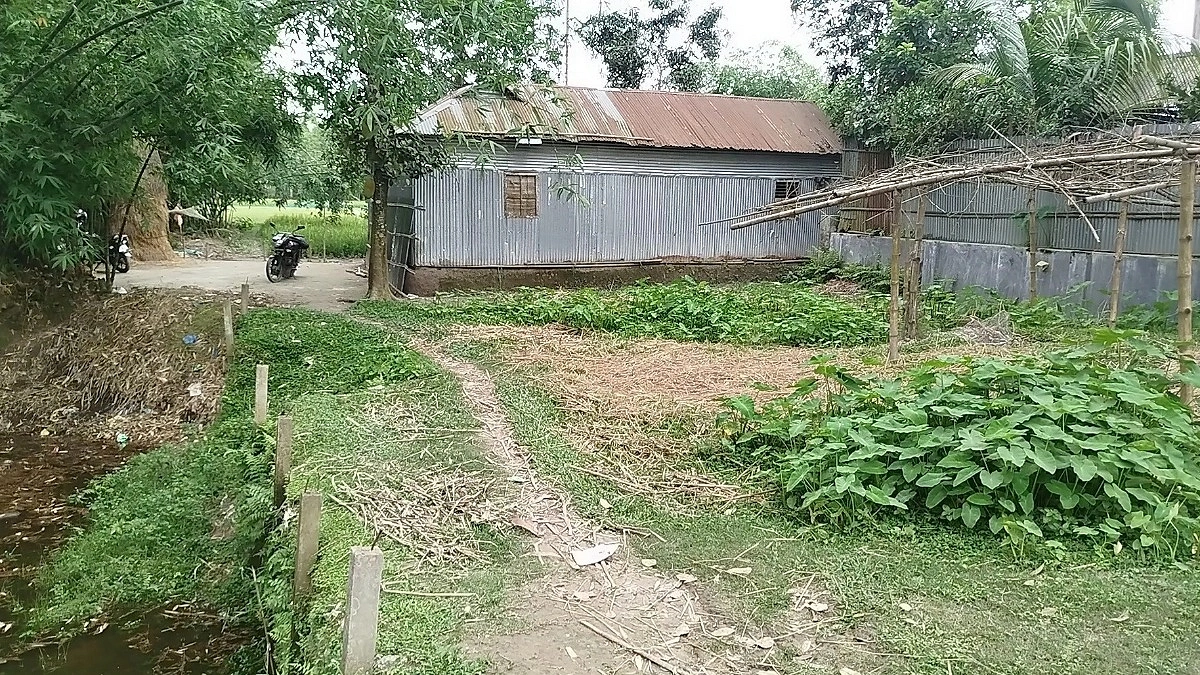 জমি নিয়ে মুখোমুখি জামায়াতের দুই আমীর