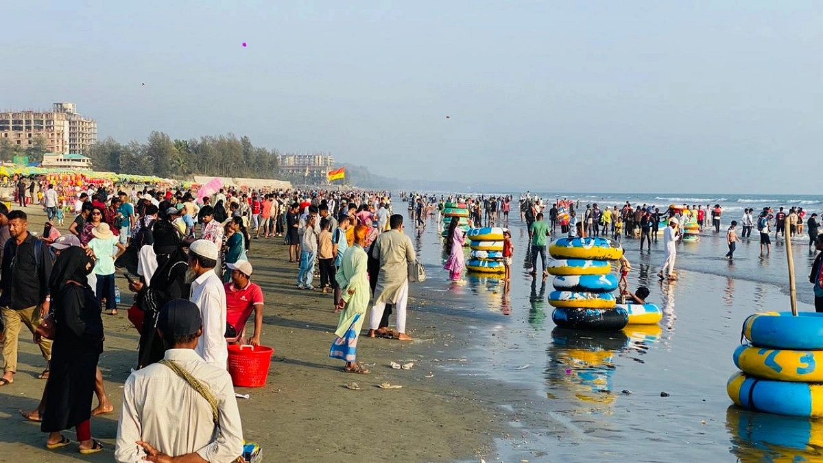 ঈদের ছুটিতে কক্সবাজারে উপচে পড়া ভিড়