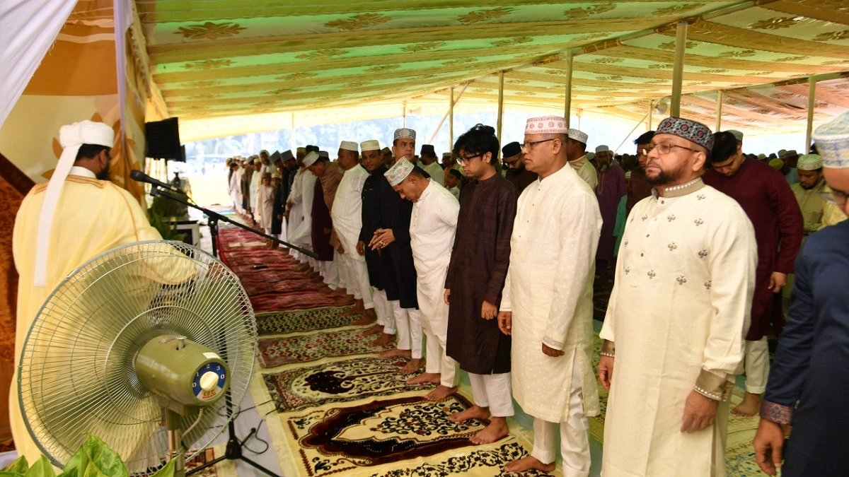 রাজারবাগে ঈদের নামাজ আদায় করলেন আইজিপি
