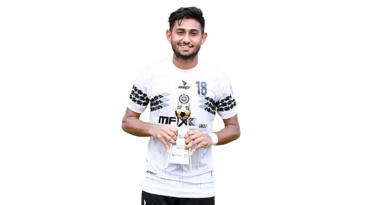 লাল-সবুজে সৌরভের ছোঁয়া