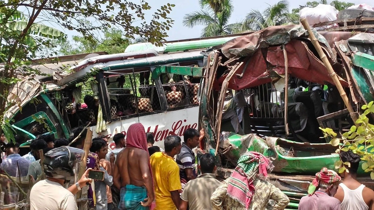 কুষ্টিয়ায় দুই বাসের মুখোমুখি সংঘর্ষে নিহত ১, আহত ৪০