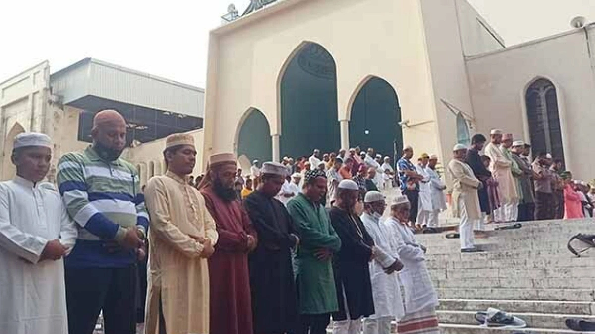 বায়তুল মোকাররমে ঈদুল আজহার প্রথম জামাত অনুষ্ঠিত