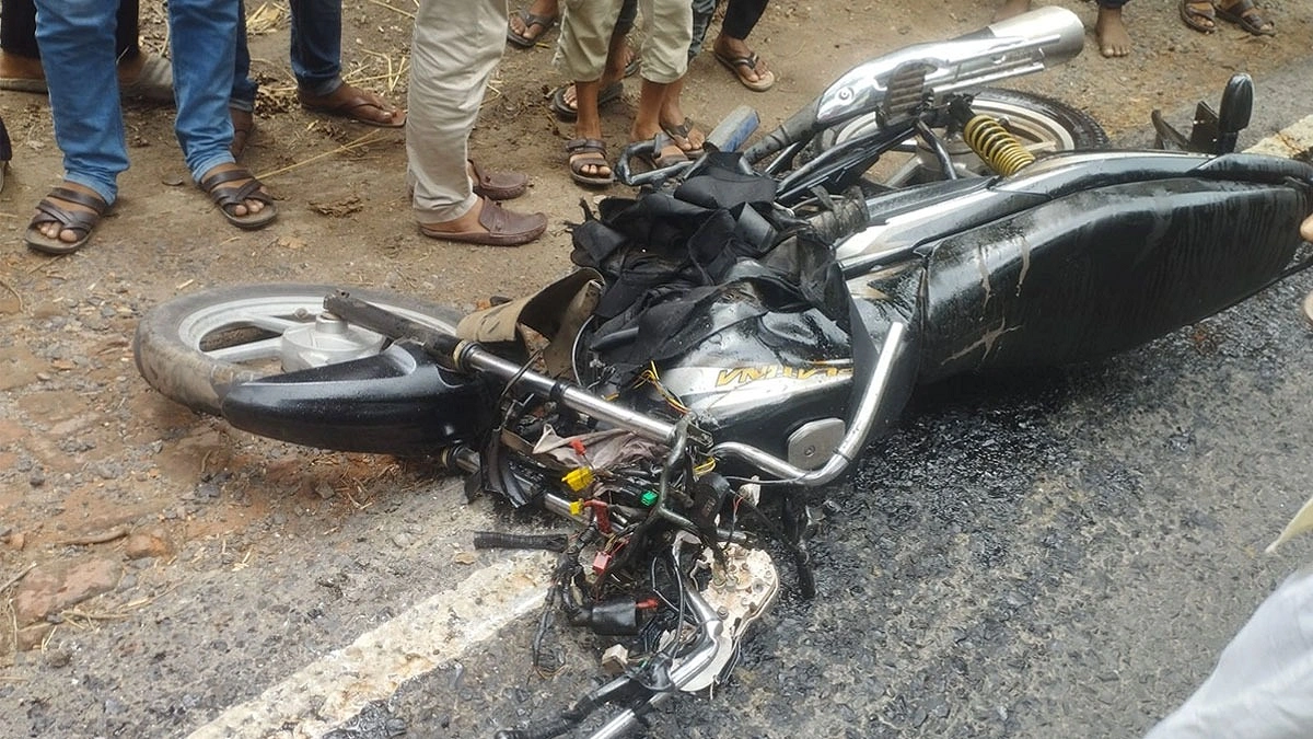 ট্রাকচাপায় প্রাণ গেল তিন মোটরসাইকেল আরোহীর