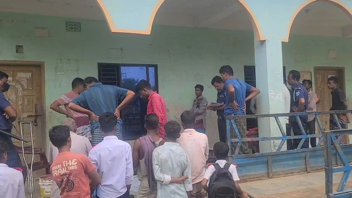 স্কুলের বাইরে ভিক্ষুকের মরদেহ, পাশে ‘সঞ্চয়ের’ ৭০ হাজার টাকা