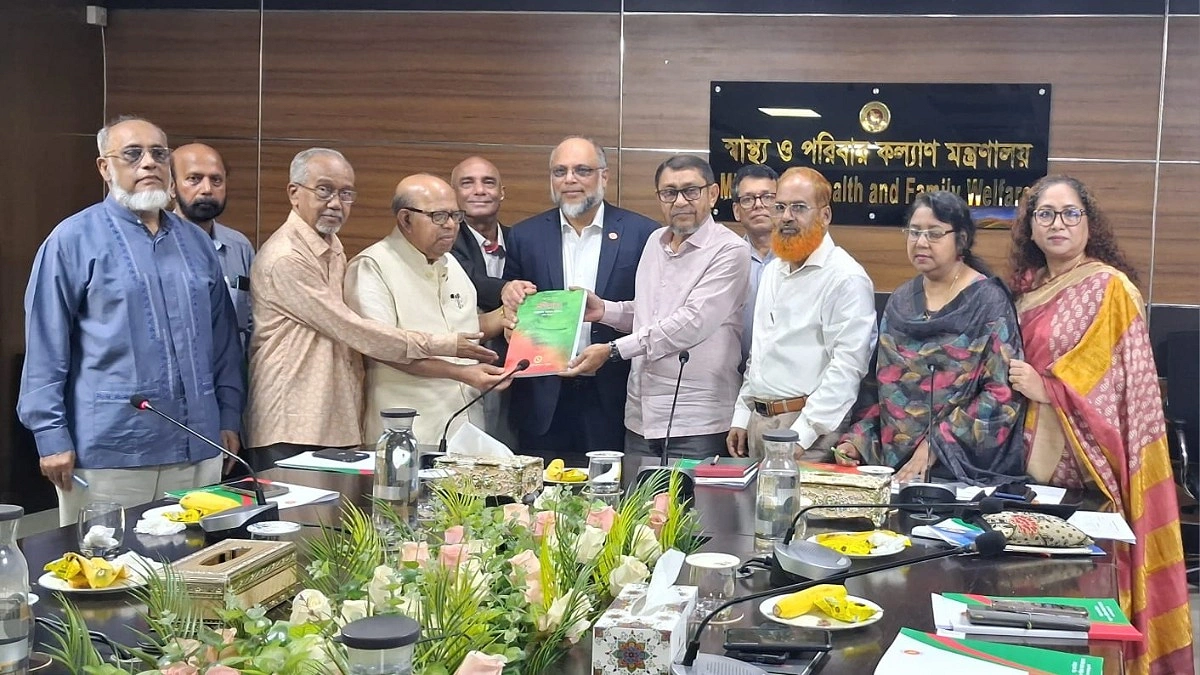 স্বাস্থ্যমন্ত্রীর সঙ্গে স্বাস্থ্য সংস্কার কমিশনের বৈঠক