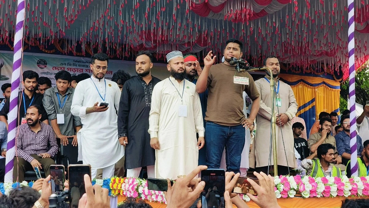 সরকারের প্রতি আস্থা কমছে, দাবি হাসনাত আবদুল্লাহর