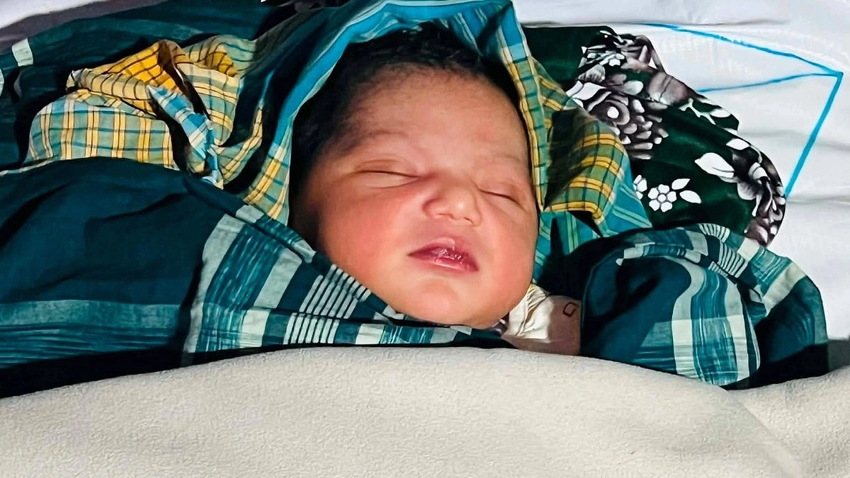 সেই মানসিক ভারসাম্যহীন নারী ও নবজাতক ফেনী হাসপাতালে