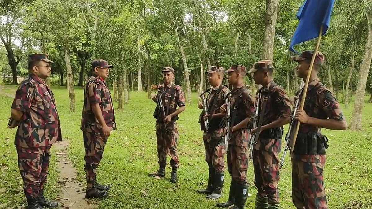 সীমান্তে পশুর চামড়া পাচার রোধে ঈদের দিনেও সতর্ক পাহারায় বিজিবি