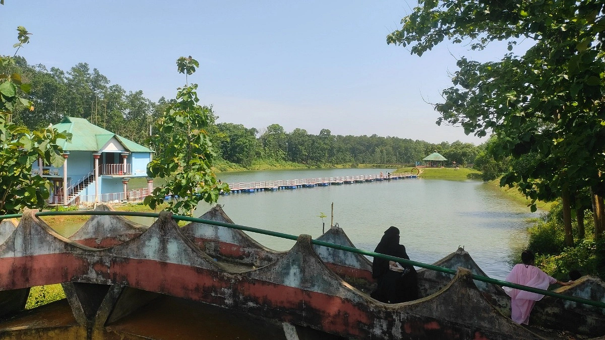 গারো পাহাড়ের পর্যটনকেন্দ্রে পর্যটক কম, হতাশ ব্যবসায়ীরা