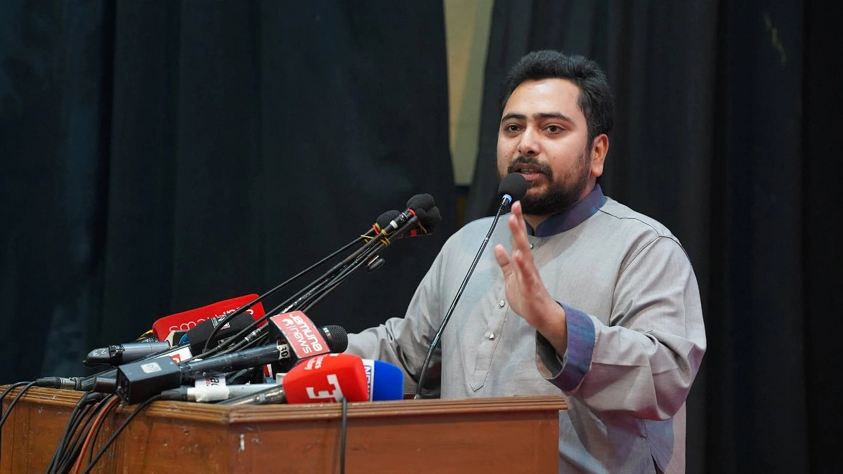 সরকারের কঠোর সমালোচনা করলেন নাহিদ ইসলাম