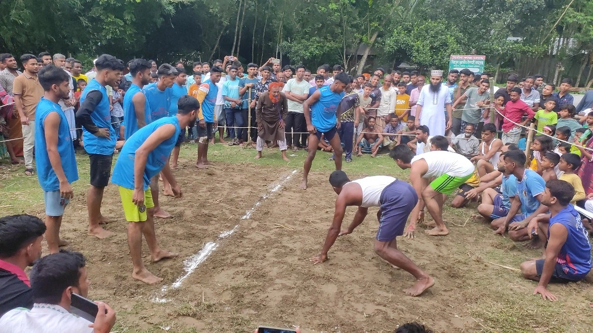 বিবাহিত বনাম অবিবাহিতদের হাডুডু লড়াই, শেরপুরে ঈদের আনন্দ