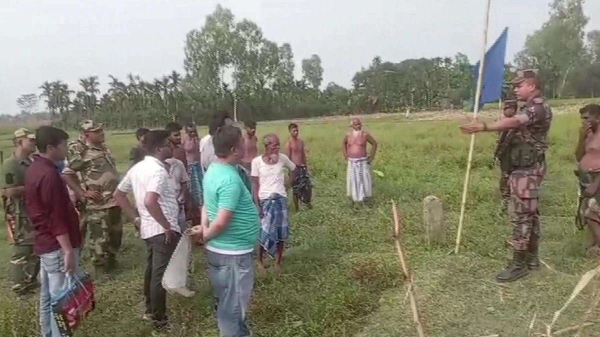 সীমান্তে খুঁটি স্থাপনের চেষ্টা, বিজিবির বাধায় সরে গেল বিএসএফ