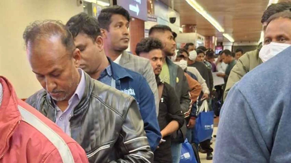 লিবিয়া থেকে ফিরলেন ১৭০ বাংলাদেশি