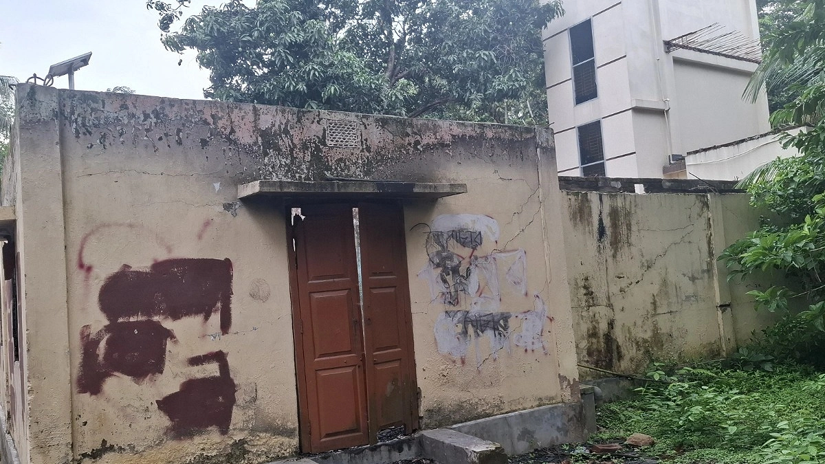 ওবায়দুল কাদেরের বাড়ি এখন নীরব ধ্বংসস্তূপ