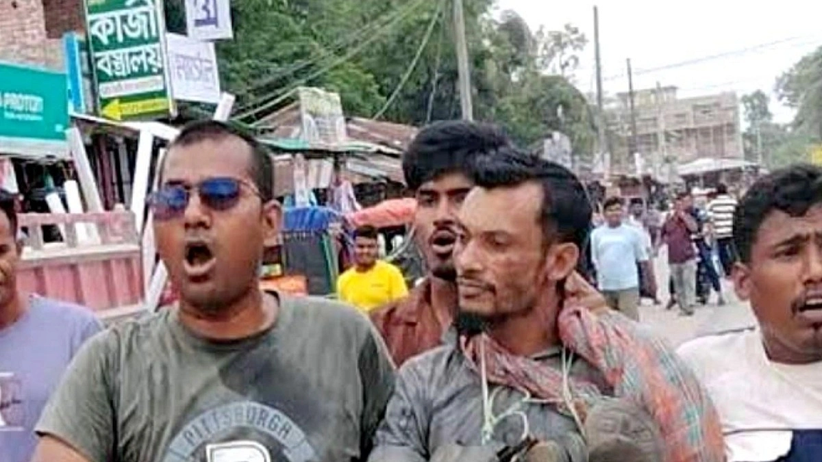ইয়াবা কারবারিকে গণধোলাই