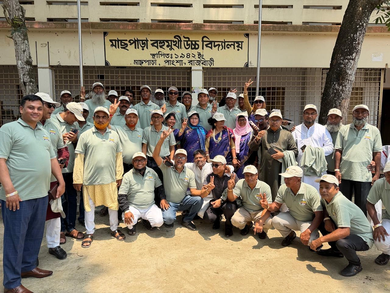 আনন্দে মেতে ওঠেন শিক্ষক-শিক্ষার্থীরা। ছবি: সংগৃহীত