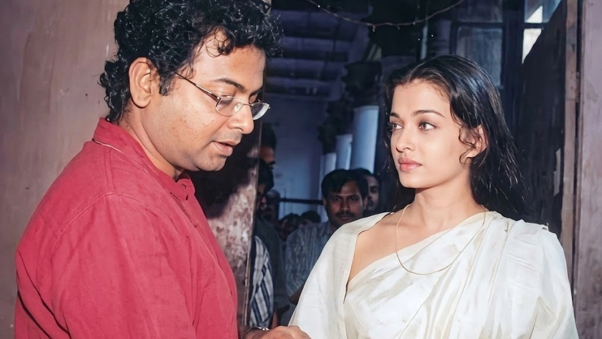 ঐশ্বরিয়ার ছবি তুলে বিপাকে সাংবাদিক, এগিয়ে আসেন ঋতুপর্ণ