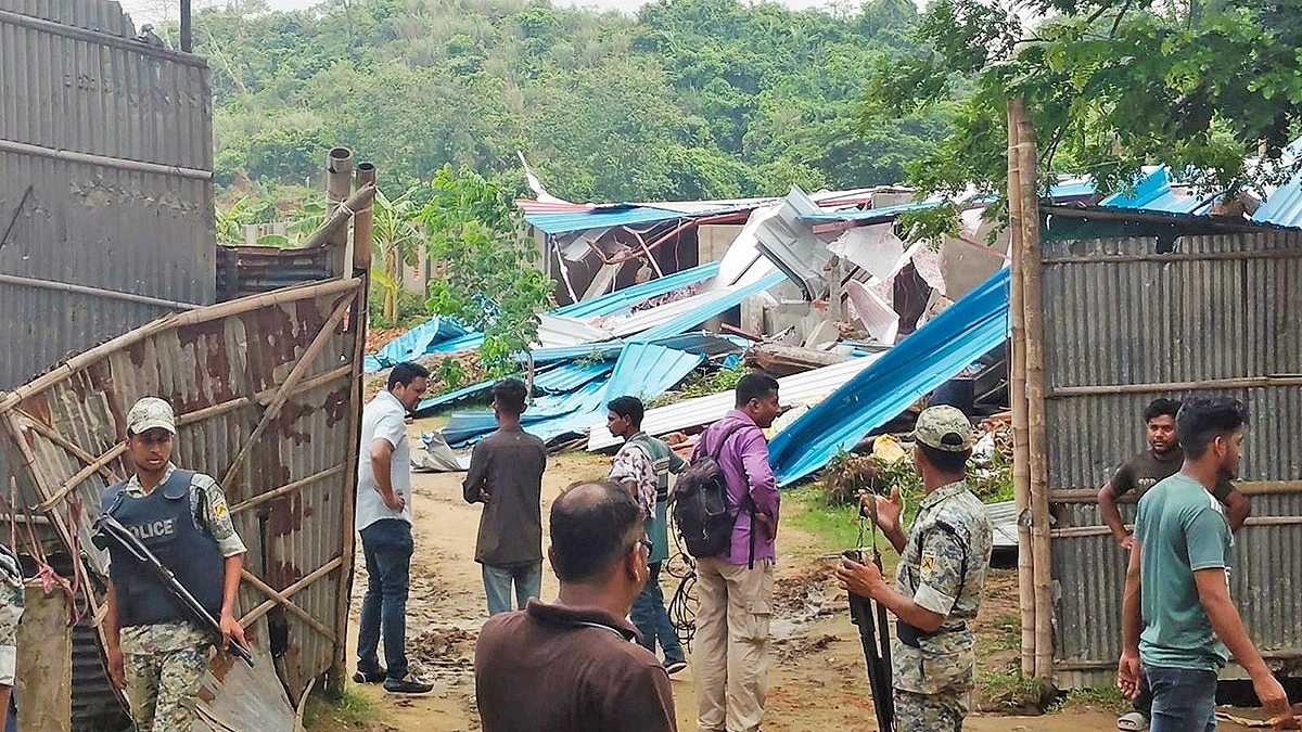 স্বরাষ্ট্রমন্ত্রীর উদ্বোধনের অপেক্ষায় যৌথবাহিনীর ক্যাম্প, গভীর রাতে গুঁড়িয়ে দিল সন্ত্রাসীরা