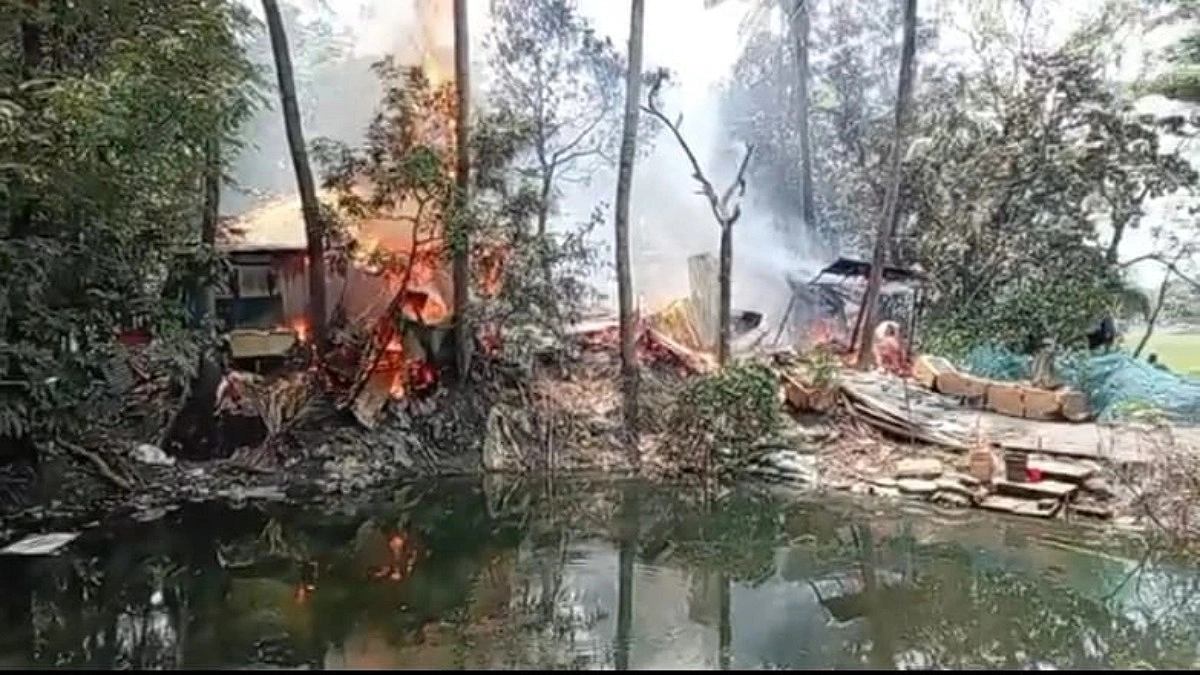 যুবককে পিটিয়ে হত্যায় সন্দেহভাজনদের ঘরে ভাঙচুর-আগুন
