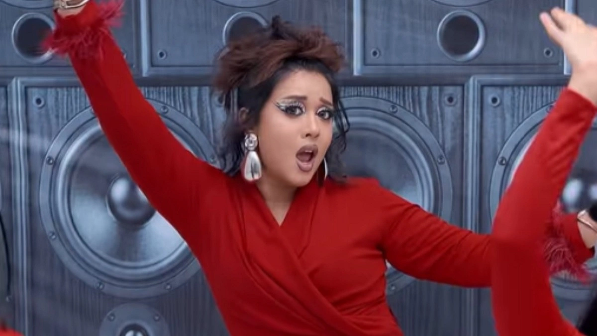 চমকে দিলেন ‘নোয়াখাইল্যা মাইয়া’ ঐশী