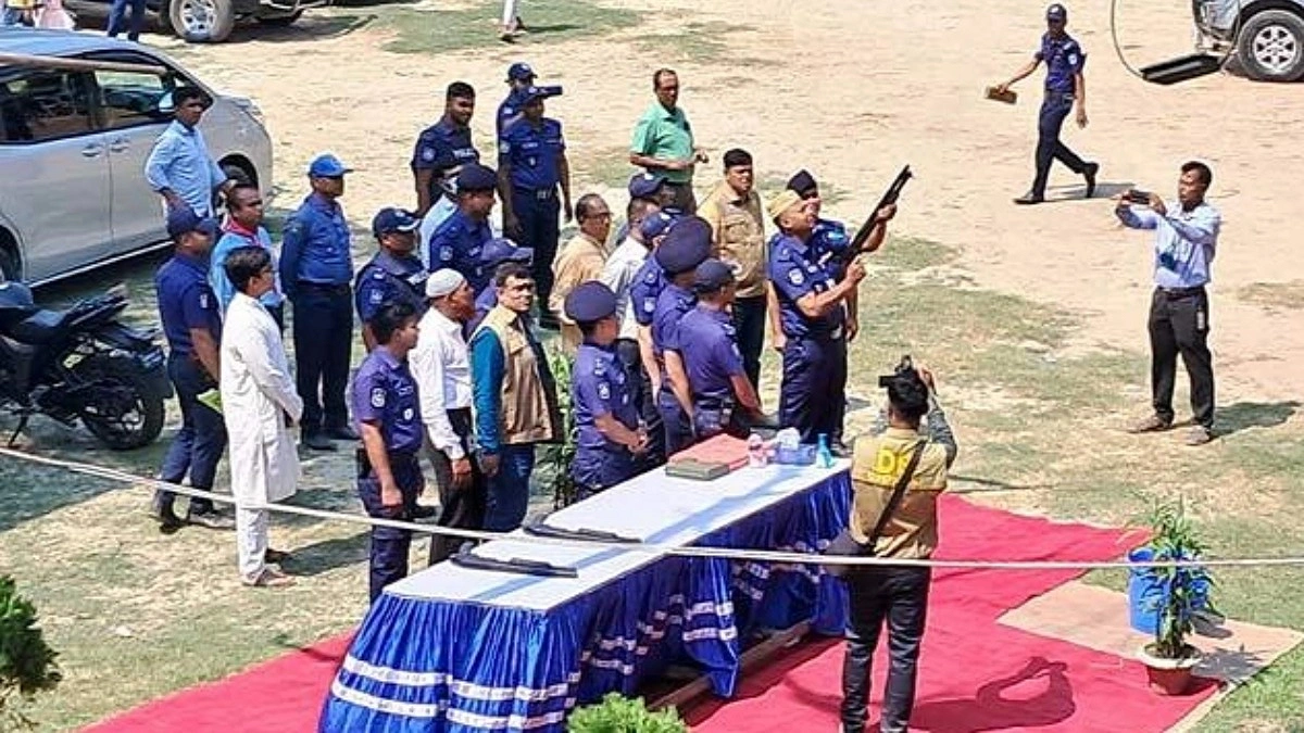 একামতের ধ্বনি নয়, গুলির শব্দে নামাজের ডাক আসে যেখানে