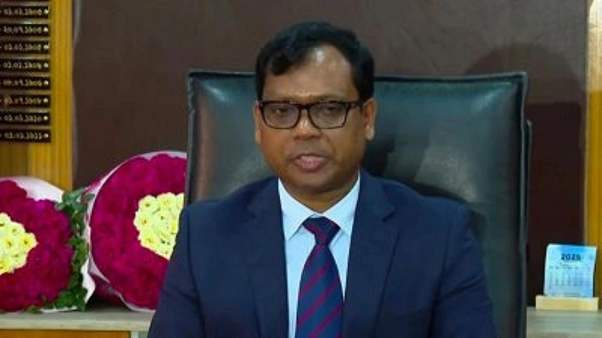 আসলেন পাথরকাণ্ডে, গেলেন মাজারবির্তকে