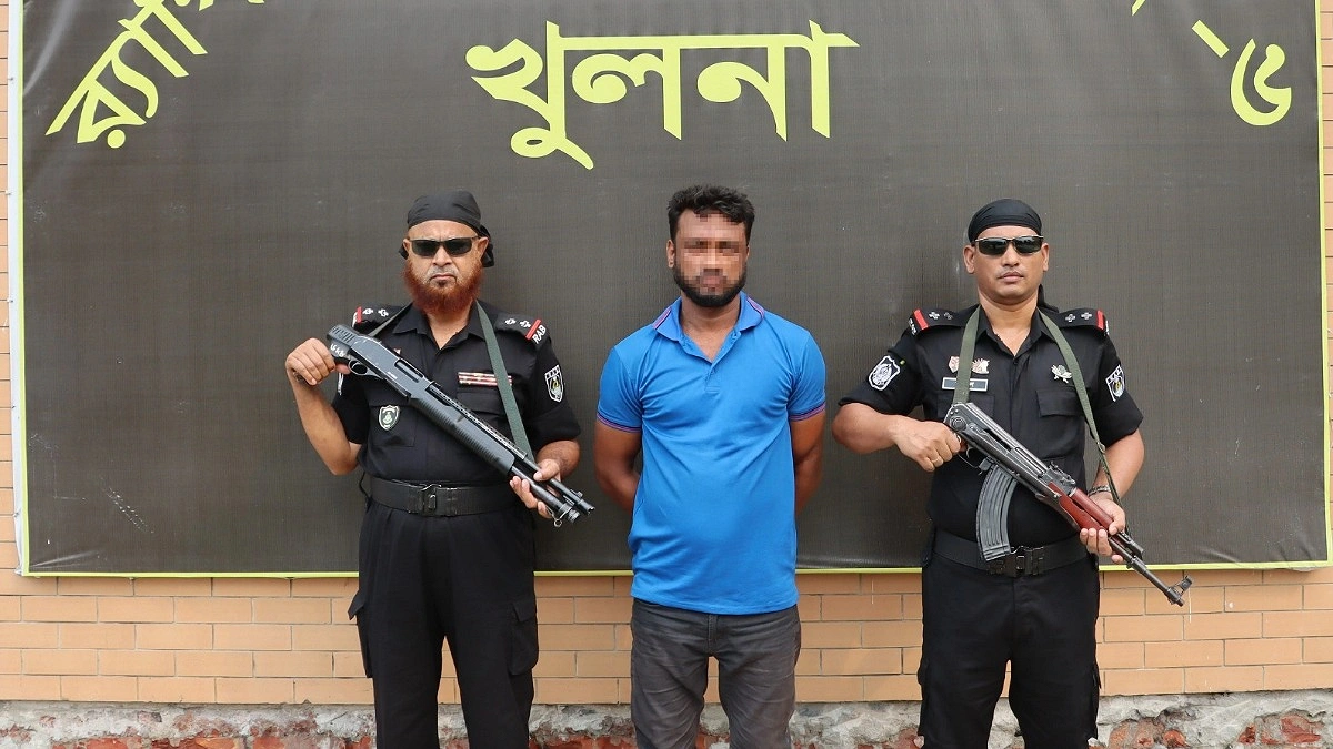 খুলনায় ট্রিপল মার্ডার মামলার আসামি বরিশালে গ্রেপ্তার