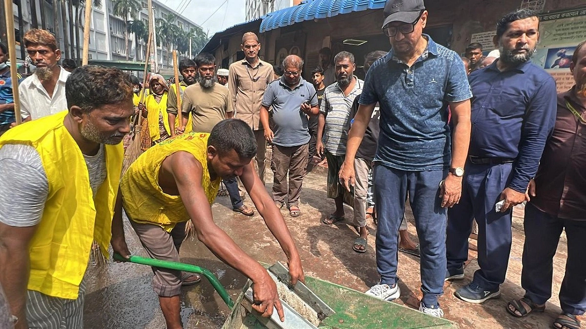 হাসপাতালে মেয়রের বিশেষ পরিচ্ছন্নতা অভিযান