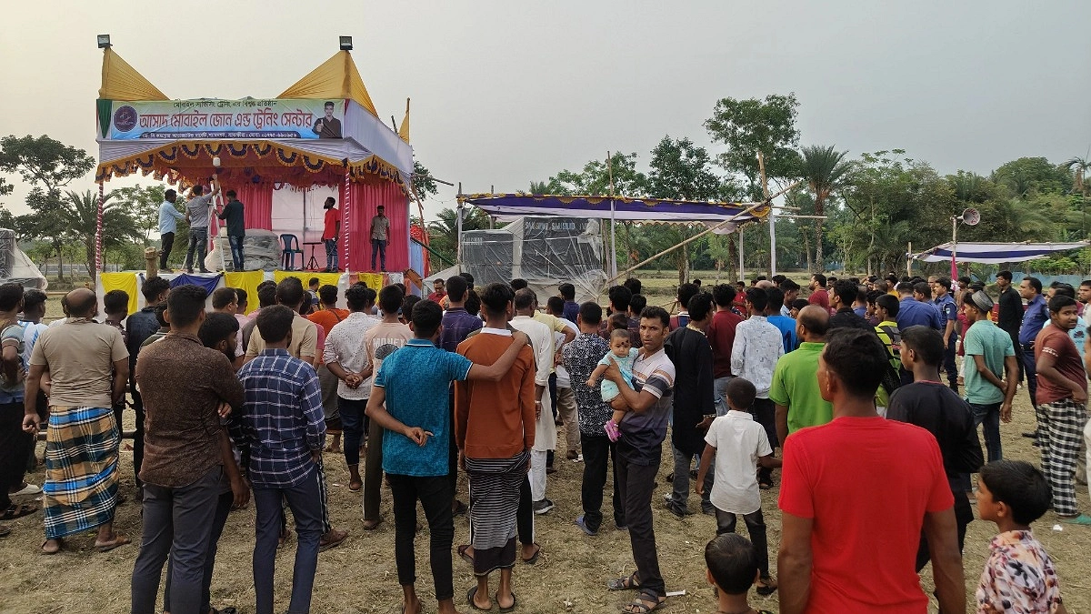 হঠাৎ ‘প্রতিবন্ধী ঈদ আনন্দ মেলা’ বন্ধ, প্রশাসন বলল ‘অনুমতি ছিল না’