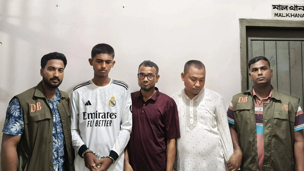 গাড়িতে ইয়াবাসহ যুবদল নেতা গ্রেপ্তার, দল থেকে বহিষ্কার