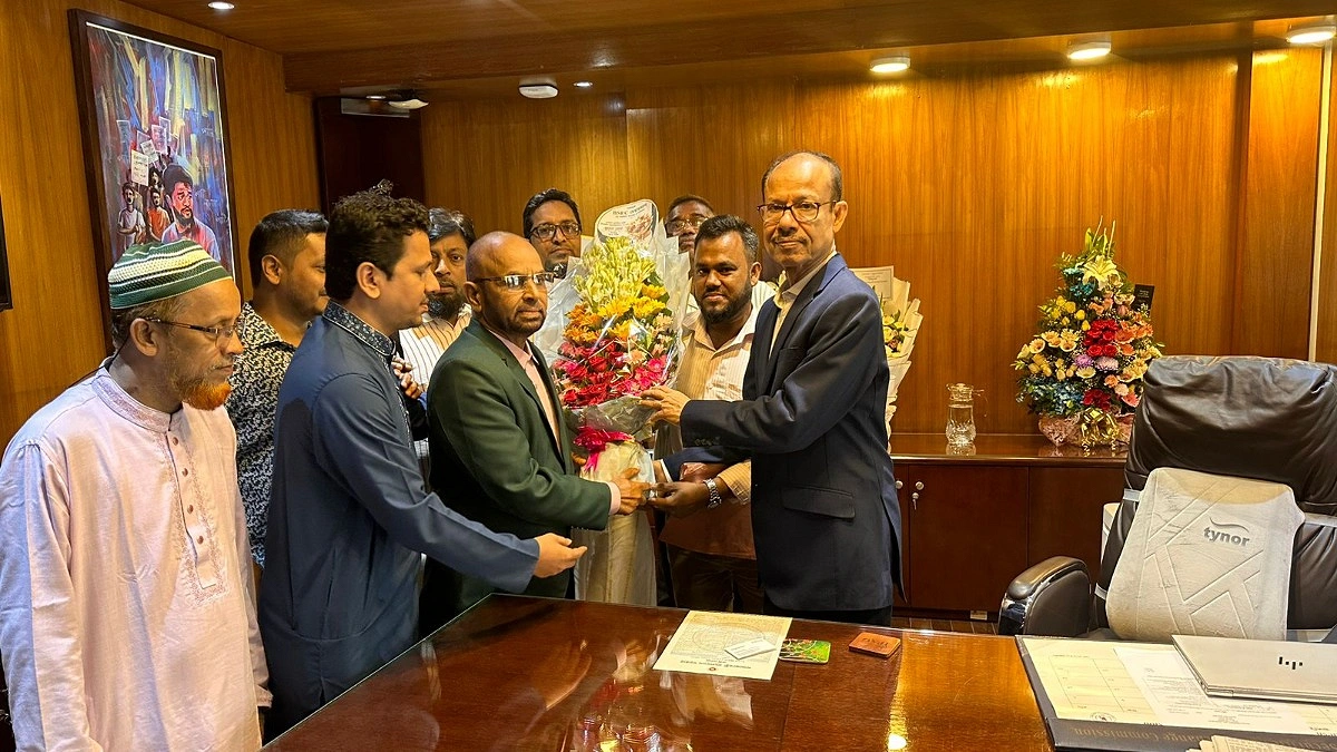 বিএসইসিতে ১৩ দফা দাবিতে বিনিয়োগকারীদের স্মারকলিপি