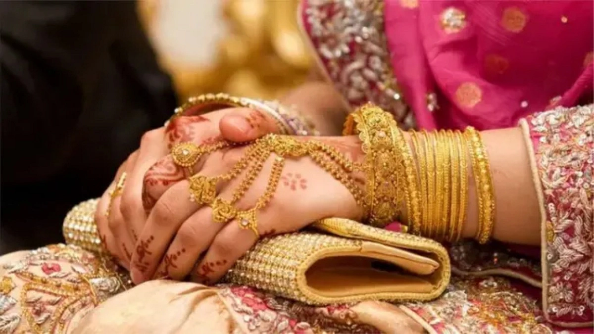 ভরিতে ৪৩৭৪ টাকা কমল স্বর্ণের দাম
