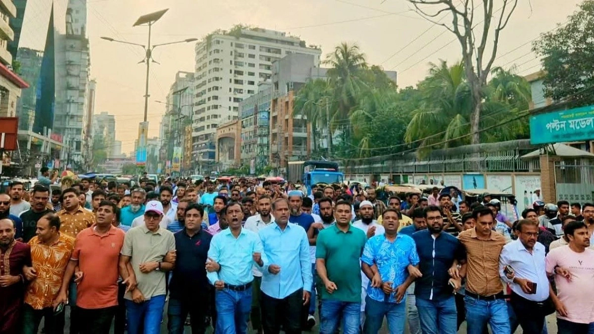 বাজেটকে স্বাগত জানিয়ে নয়াপল্টনে আনন্দ মিছিল