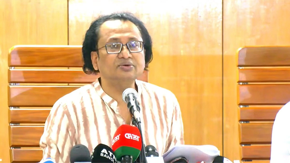 হাসিনার বক্তব্য প্রচার ঠিক নয়, সরকারের নজরে আরবি হরফের পতাকা