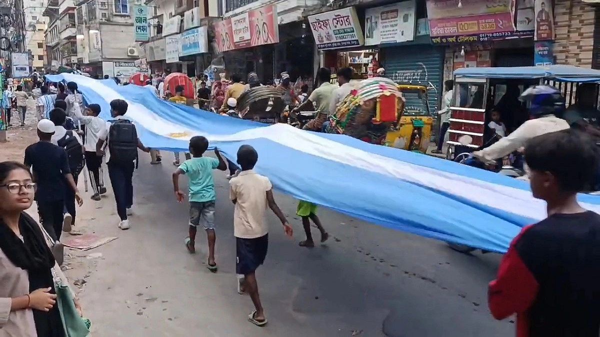 বিশ্বকাপ উন্মাদনায় রঙিন চাঁদপুর