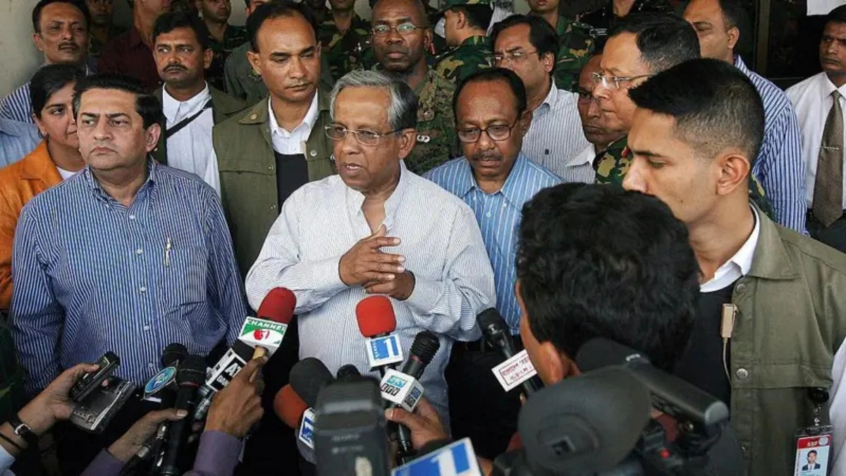 ফখরুদ্দীন সরকারের প্রত্ন কেলেঙ্কারি: ফ্রান্সে প্রত্নসম্পদ পাঠানো ঘিরে ২০০৭ সালে যা ঘটেছিল